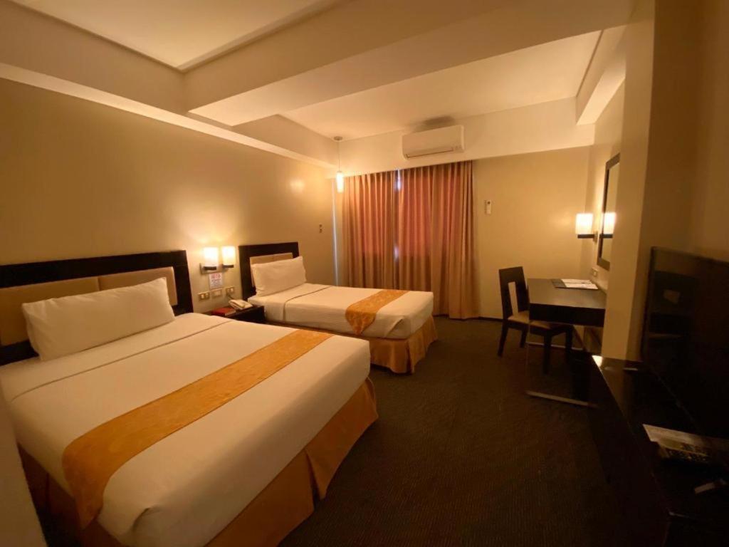 Mallberry Suites Business Hotel Cagayan de Oro Exterior photo