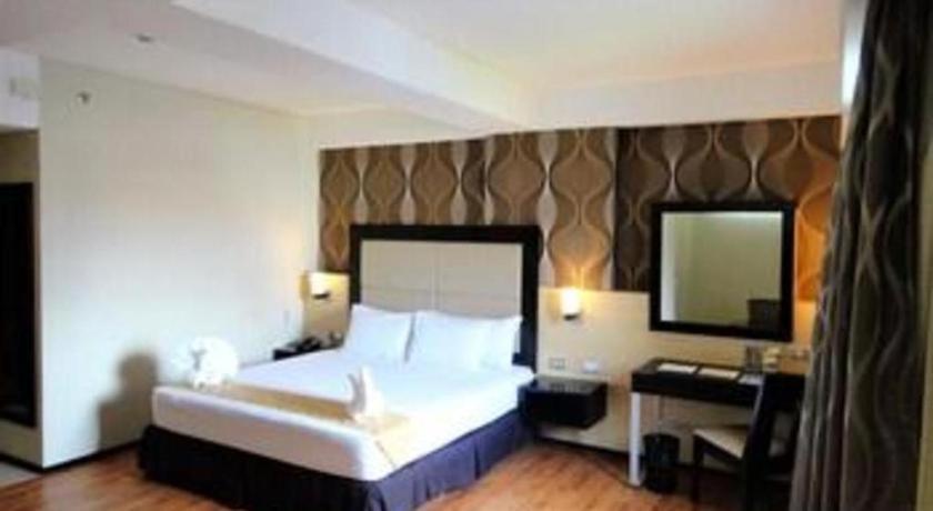 Mallberry Suites Business Hotel Cagayan de Oro Exterior photo